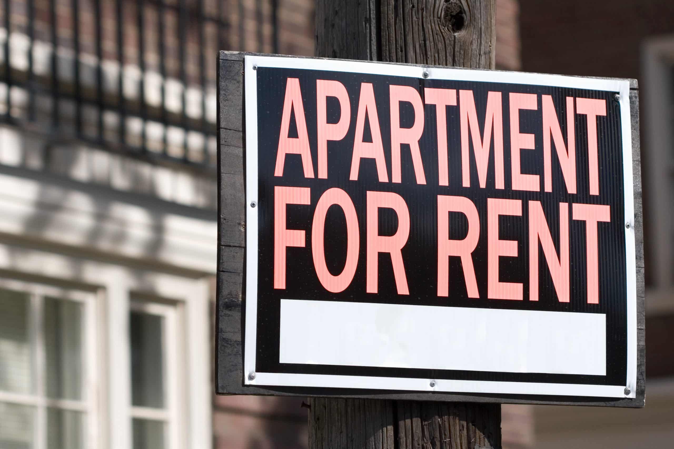 Sign that says apartment for rent